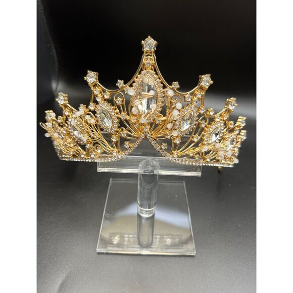 Gold and Crystal Tiara - Picture 2 of 7